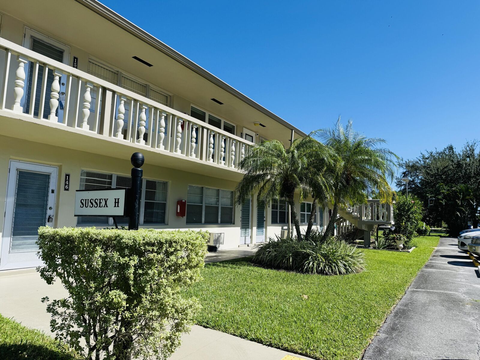 Property Photo: 159 Sussex H FL 33417