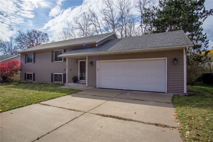 Property Photo:  2523 Kenora Parkway  WI 54703