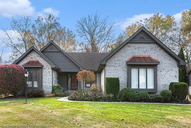 Property Photo:  29495 Ashford Parkway  MI 48334 