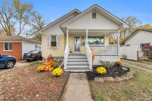 Property Photo:  13504 Fellrath Street  MI 48180 