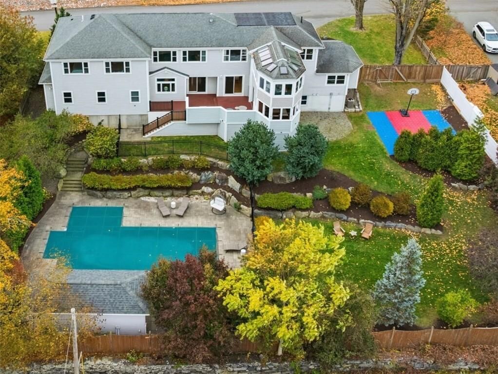 Property Photo:  21 Crestwood Road  RI 02886