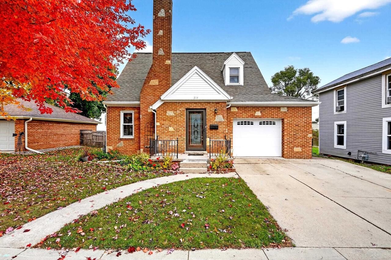 Property Photo:  314 East Water Street  WI 54971 