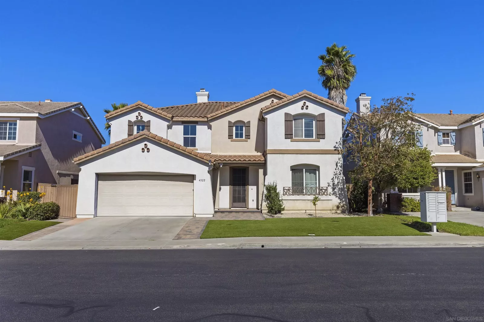 Property Photo:  4322 Vista Verde Way  CA 92057