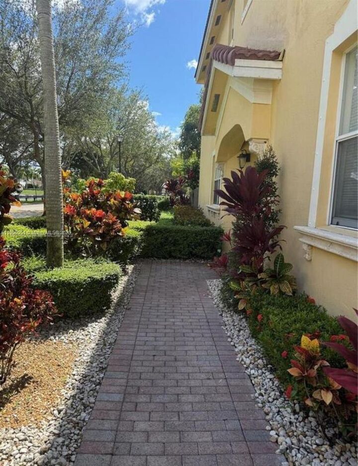 15030 SW 9th Ter  Miami FL 33194 photo