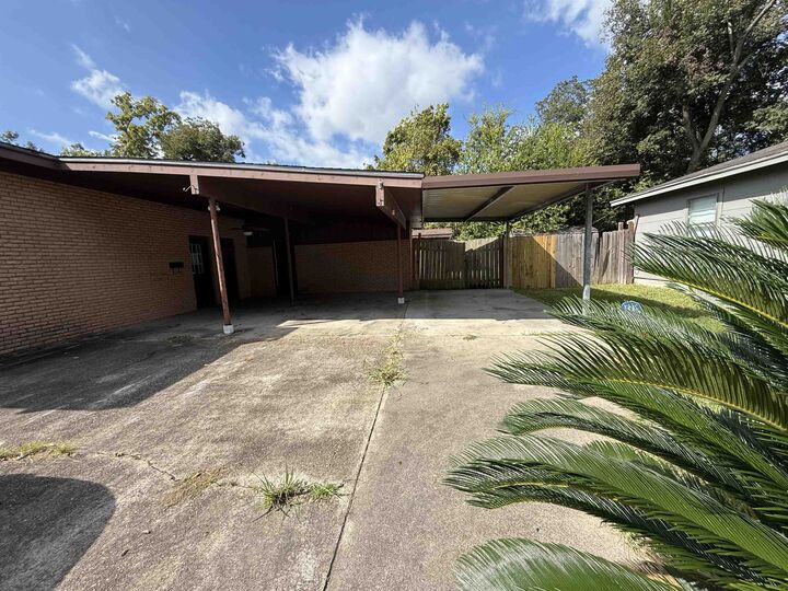 Property Photo:  4240 Maddox Street  TX 77705