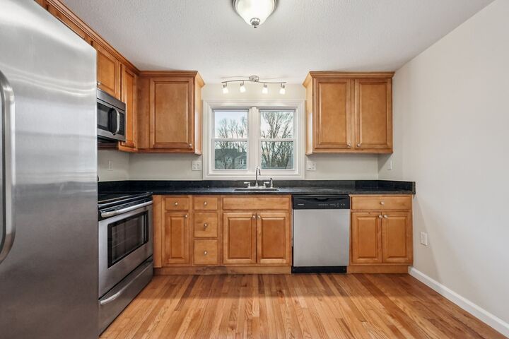 Property Photo:  24 Rushford Meade 24  CT 06035 