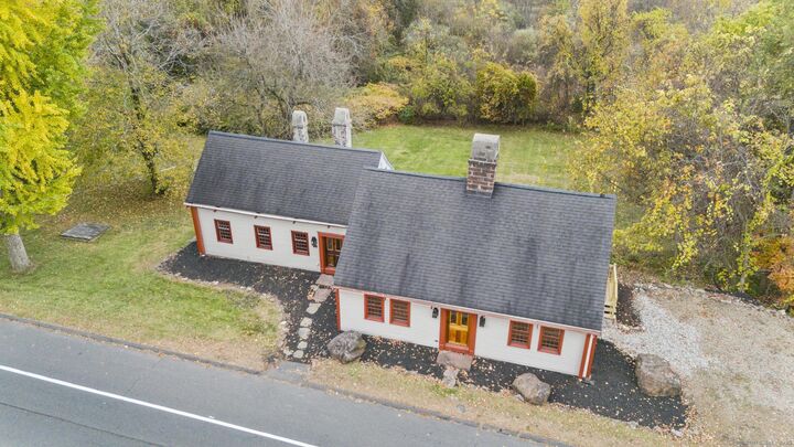 Property Photo:  1460 Meriden Avenue  CT 06489 