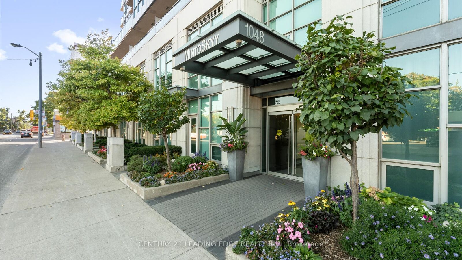 Property Photo:  1048 Broadview Avenue 1602  ON M4K 2B8 