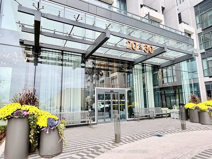 Photo de la propriété: 30 Inn On The Park Drive 802 ON M3C 0P7