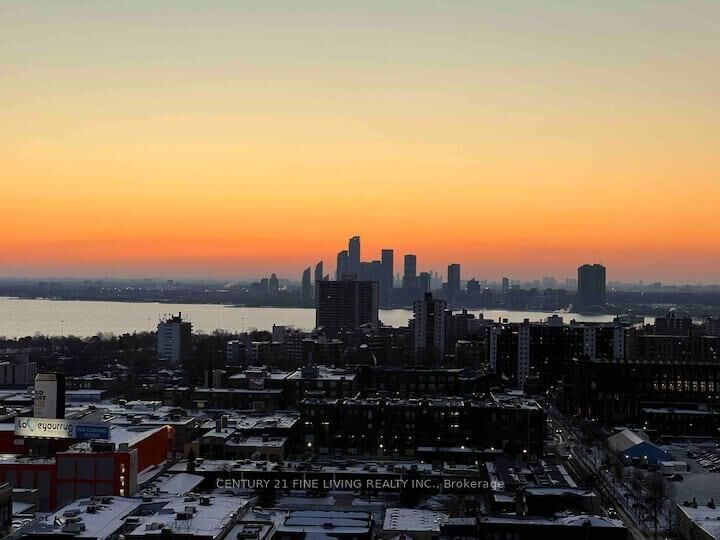 Property Photo:  150 East Liberty Street 2211  ON M6K 3R5 