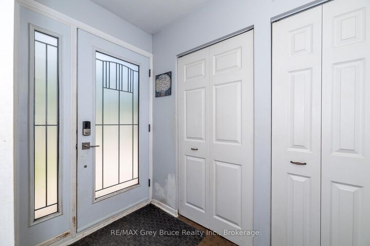 Property Photo:  206 6th Avenue E  ON N4K 2T3