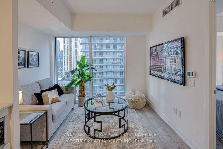 Property Photo:  82 Dalhousie Street 2215  ON M5B 0C5 