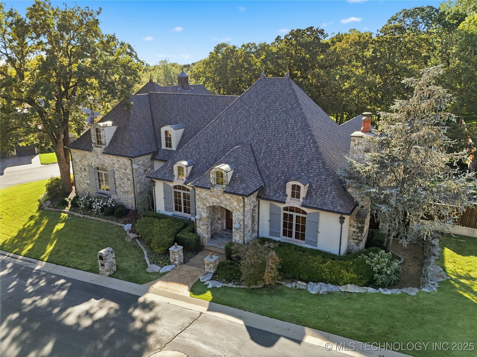 Property Photo: 11824 S Kingston Avenue OK 74137