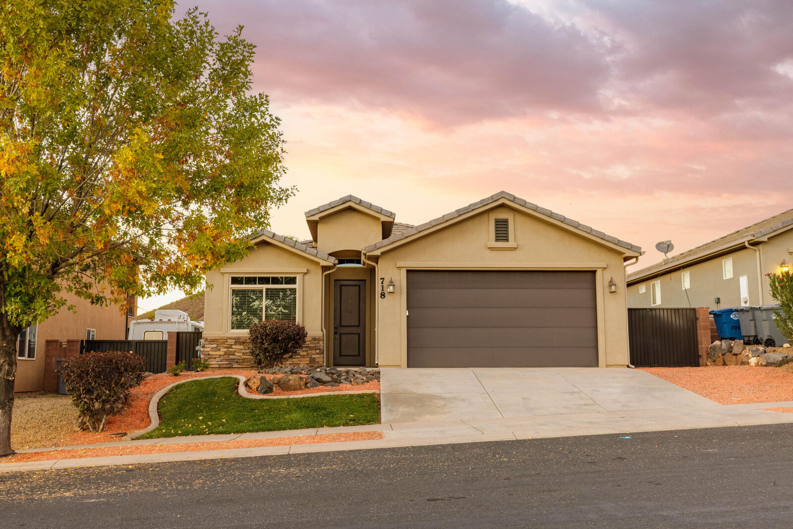 Property Photo: 718 W 400 N UT 84737