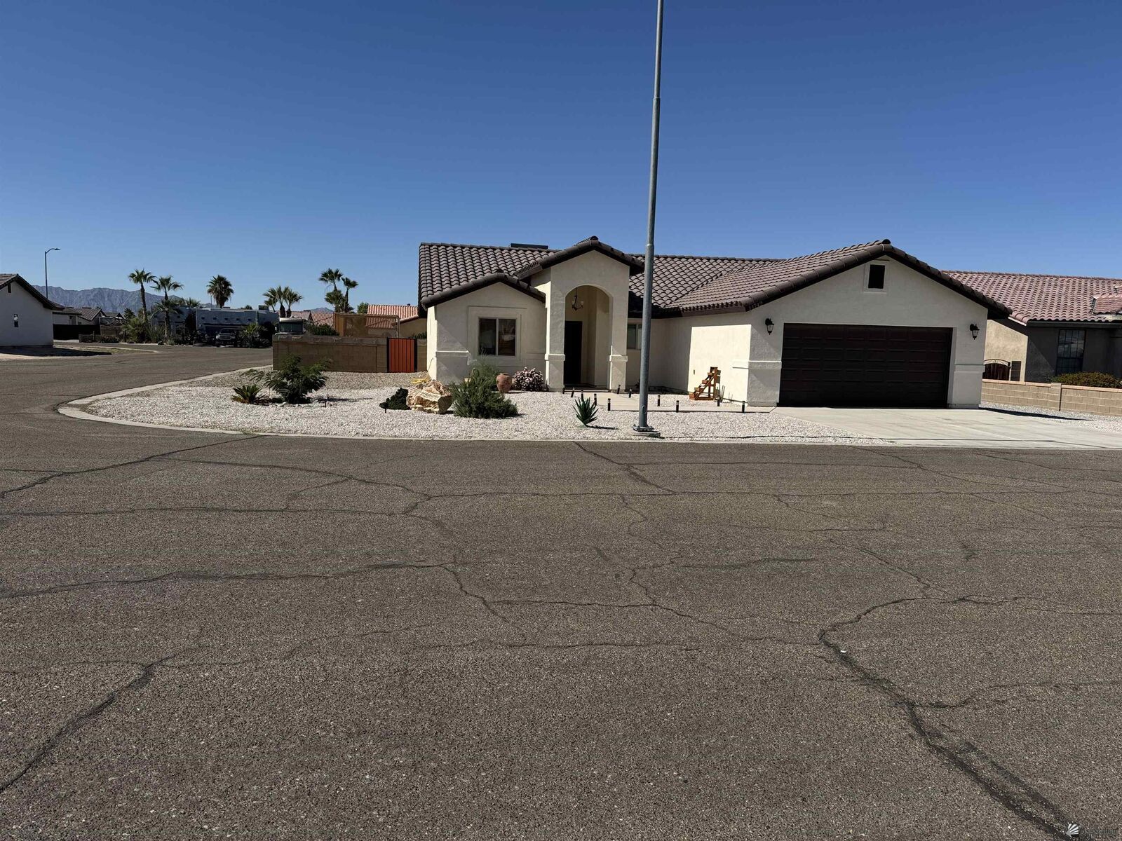 Property Photo: 11742 S Gila St AZ 85356