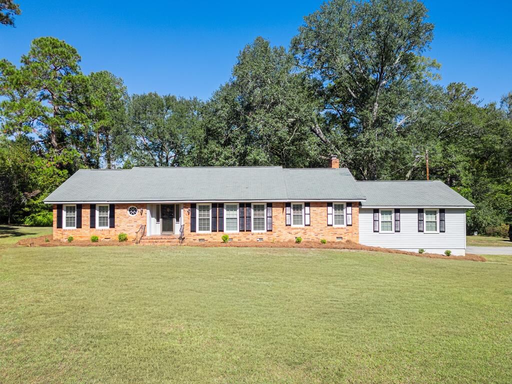 Property Photo:  3203 Wexford Dr  GA 31721 