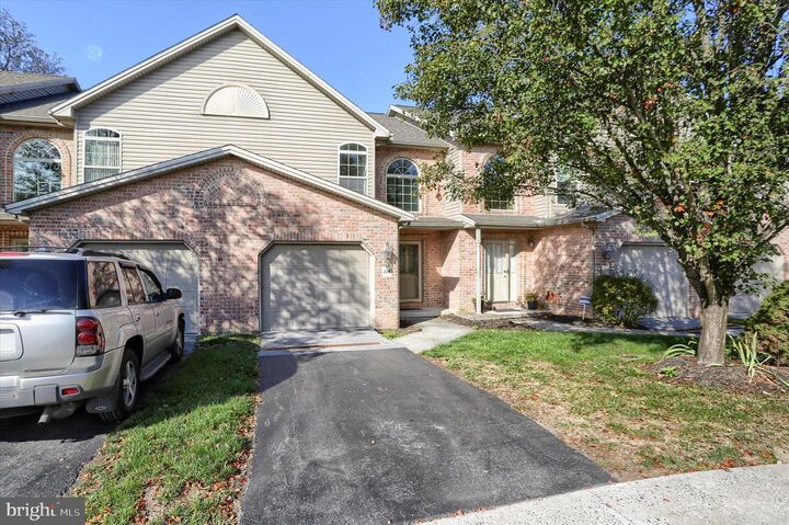 Property Photo: 221 W Locust Street PA 17025