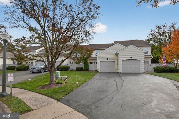 3 Spring Walk Court  Lancaster PA 17601 photo