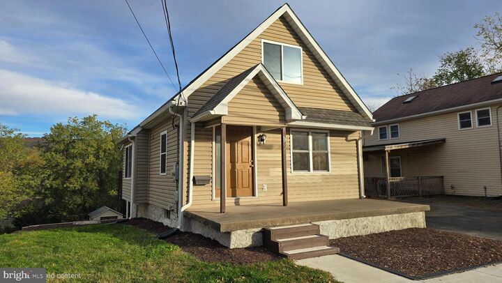 Property Photo:  13 E Shady Lane  PA 17025 