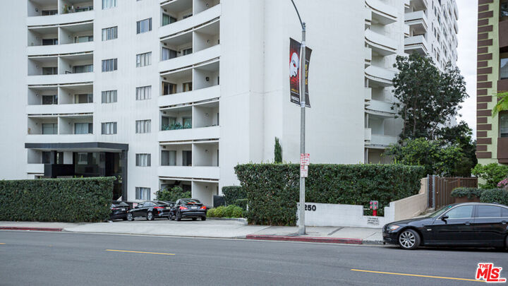Property Photo: 7250 Franklin Ave CA 90046