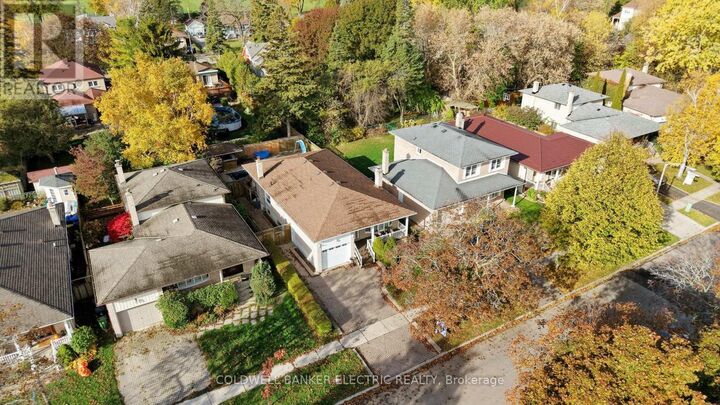 Property Photo: 22 Tivoli Court ON M1E 2A4