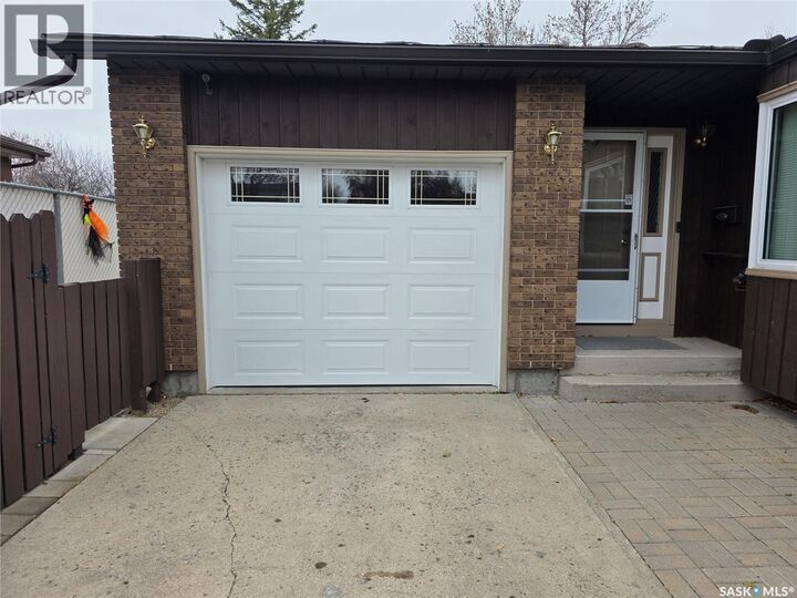 Property Photo:  1254 McNeill Crescent  SK S4N 5Z4 