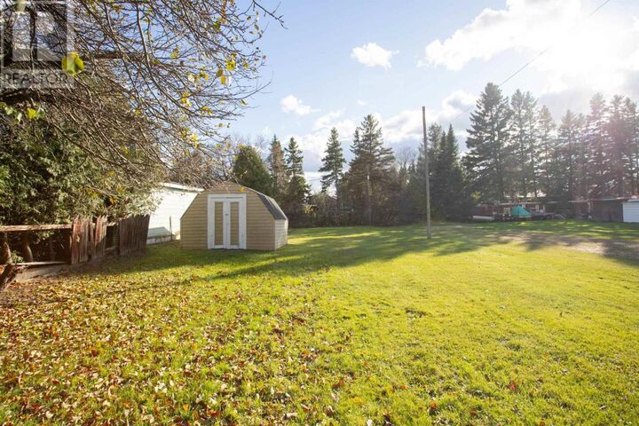 Photo de la propriété:  617 Douglas St  ON P6C 1V5 