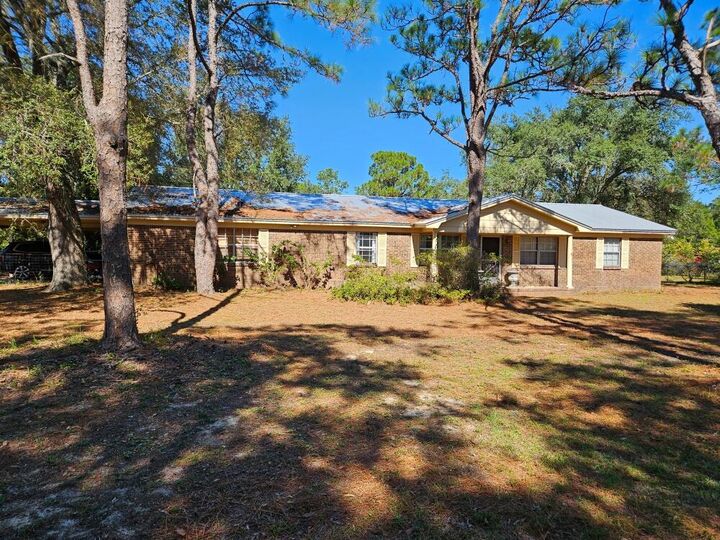 Property Photo: 4017 Bear Creek Road FL 32539