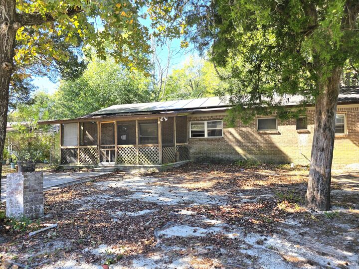 Property Photo: 12 W Audrey Drive FL 32548