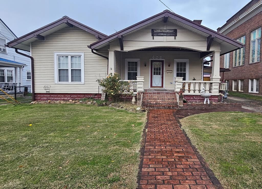Property Photo:  405 Madison St  KY 41230 