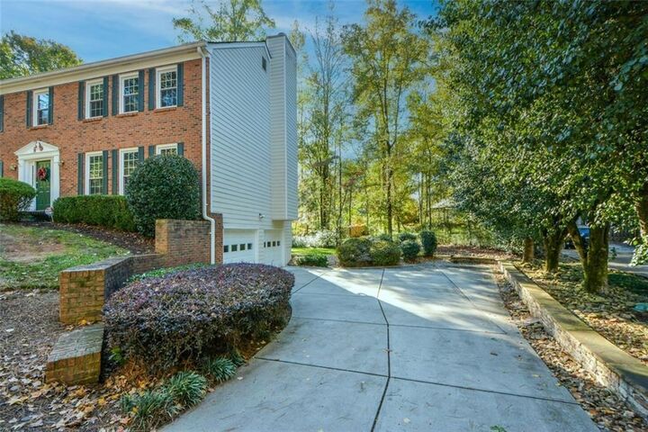 Property Photo: 5610 Surrey Court GA 30009