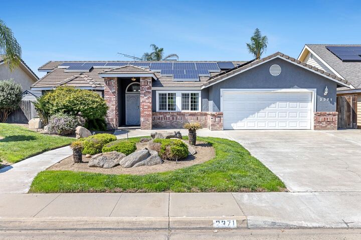 2371 Sophia Lane  Kingsburg CA 93631 photo