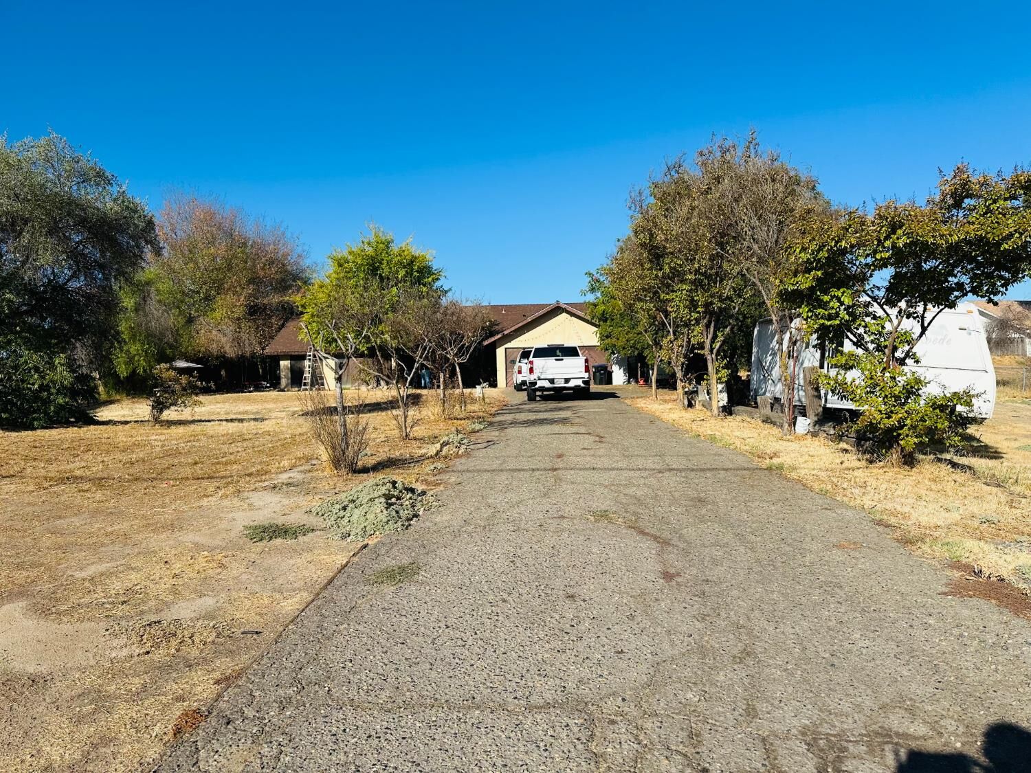 Property Photo: 16564 Karen Rd CA 93636