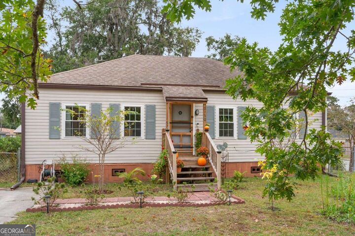 Property Photo: 2130 Hanson Street GA 31404