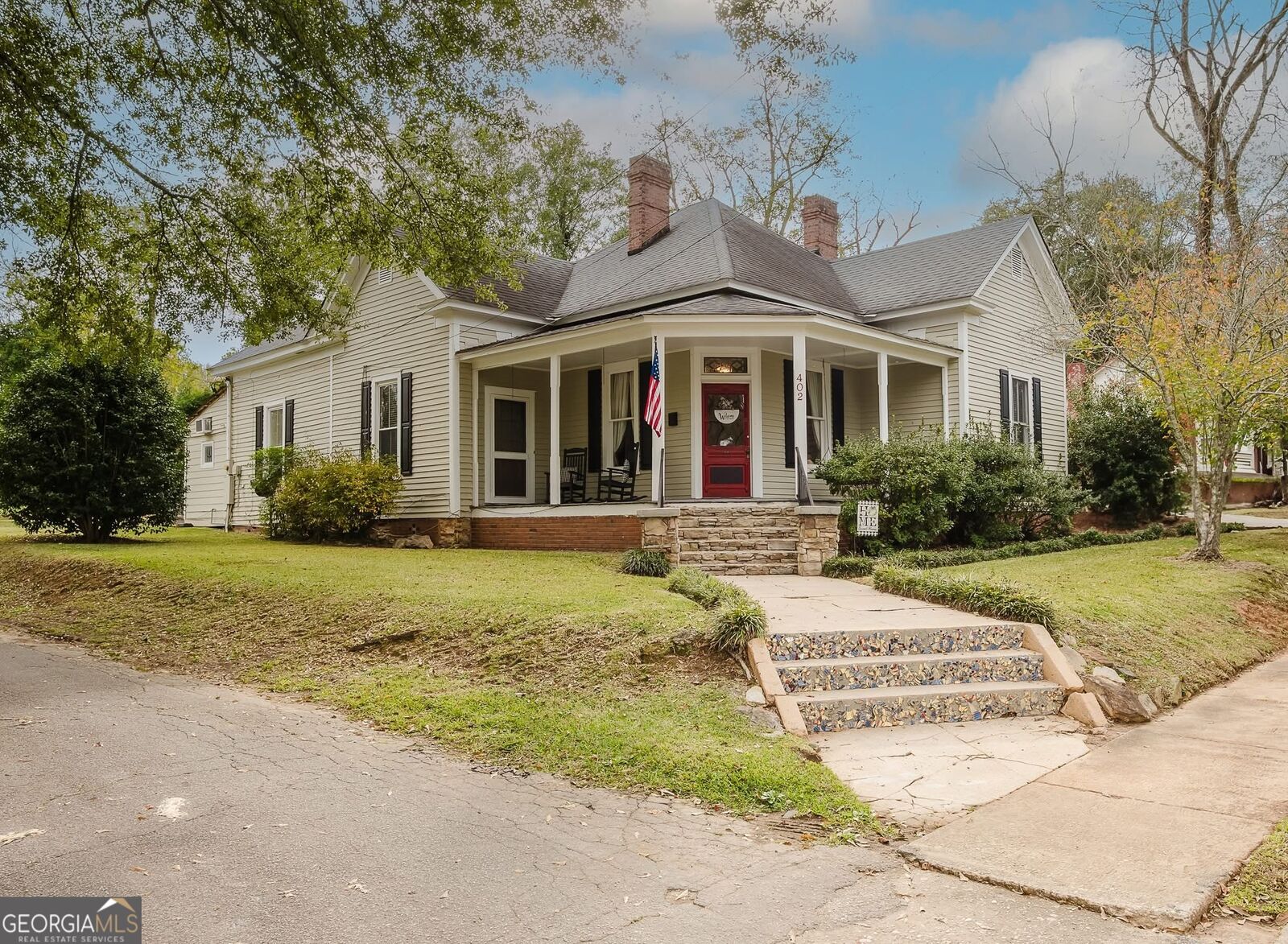 Property Photo: 402 Zebulon Street GA 30204