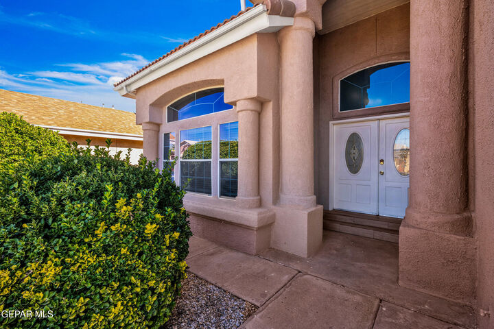 3048 Tierra Nora Drive  El Paso TX 79938 photo