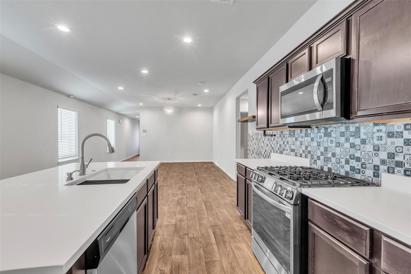 Property Photo: 2422 Sheephorn Summit Trail TX 77373