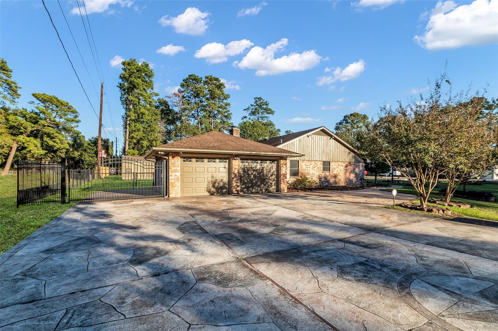 Property Photo: 603 Saint Andrews Road TX 77339