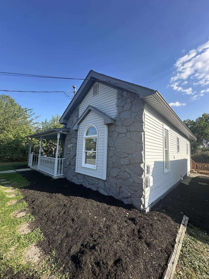 Property Photo:  615 North Street  IN 46750 