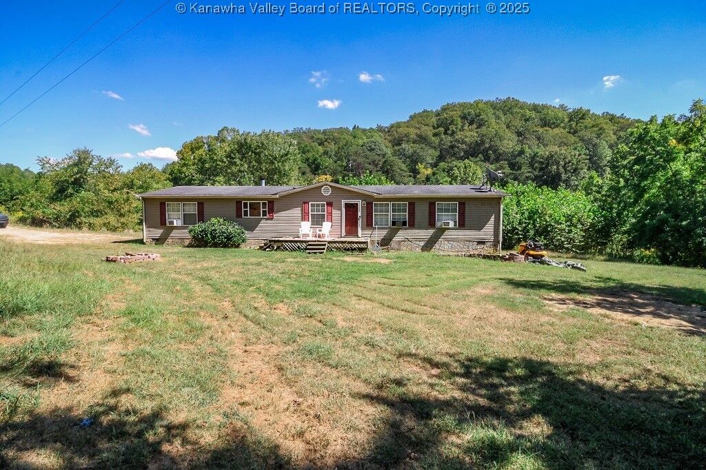 Property Photo: 413 Lyman Lane WV 25560