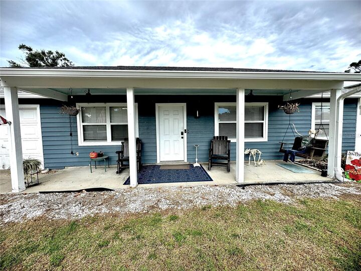 Property Photo:  707 E Baffin Drive  FL 34293 