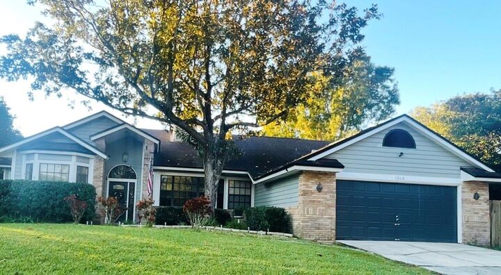 Property Photo: 1014 Willa Lake Circle FL 32765