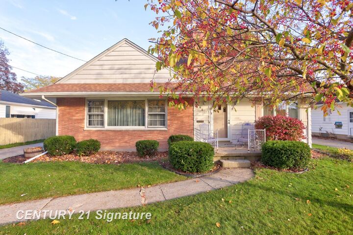 Property Photo:  2838 Deindorfer Street  MI 48602 