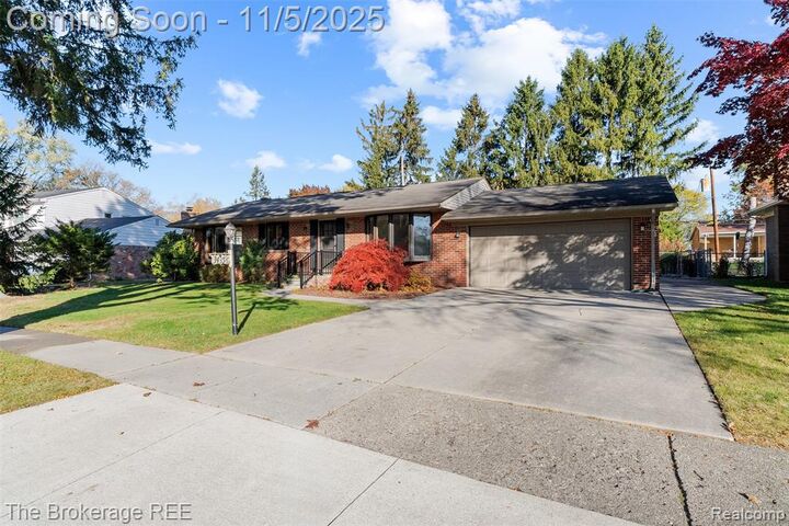 Property Photo: 34356 Burton Lane MI 48154 2562