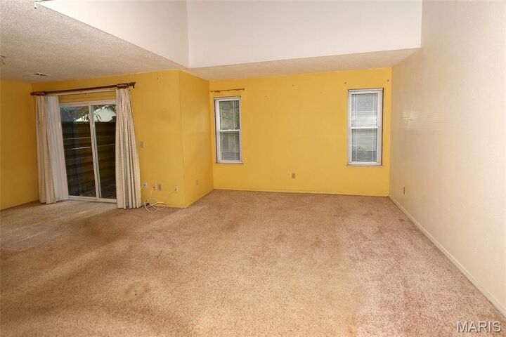 Property Photo:  326 Devonshire Court E  MO 63376 