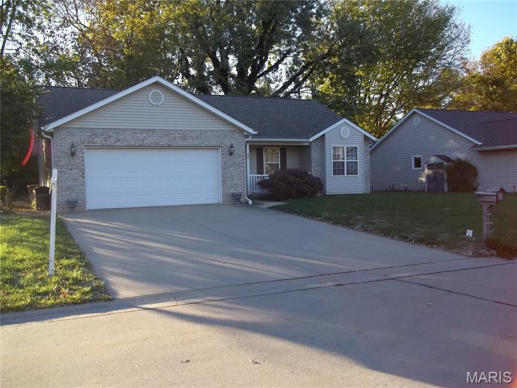 Property Photo: 340 Nottingham Lane IL 62249