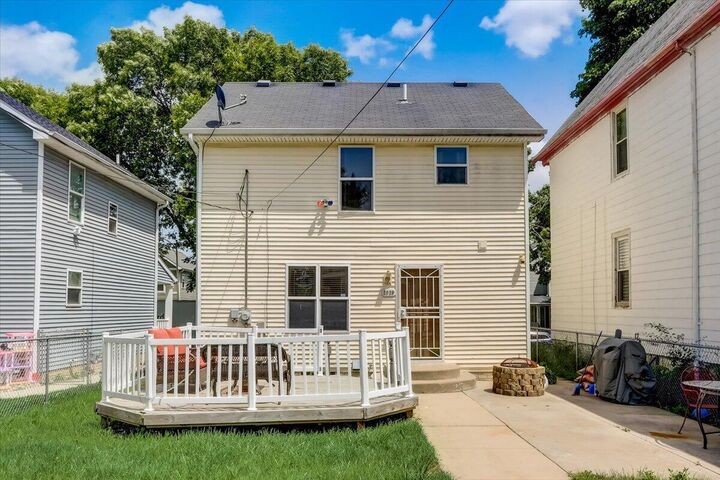 Property Photo:  2029 N 28th St  WI 53208 