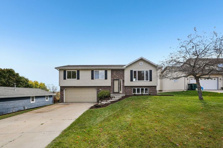 Property Photo: 3315 Windsor Pl WI 53090