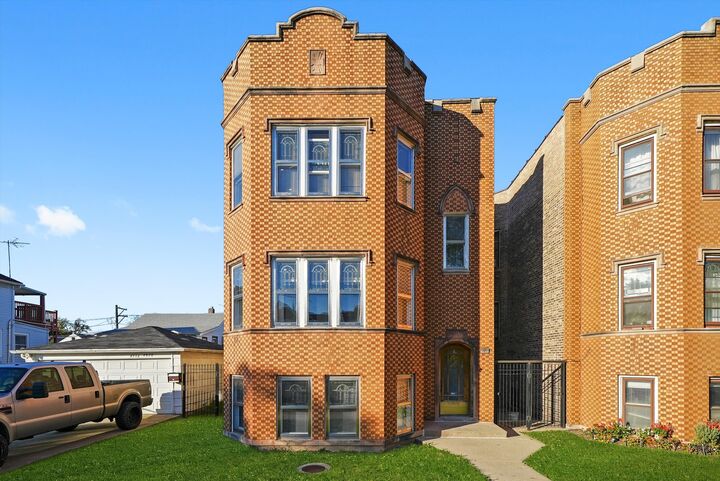 4928 W Altgeld Street  Chicago IL 60639 photo