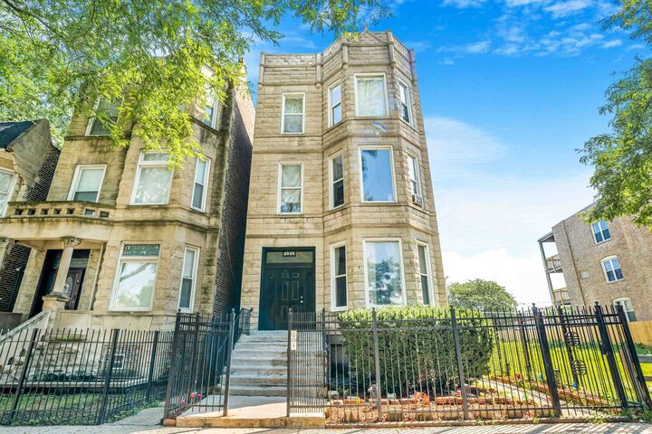Property Photo:  5225 S Indiana Avenue  IL 60615 